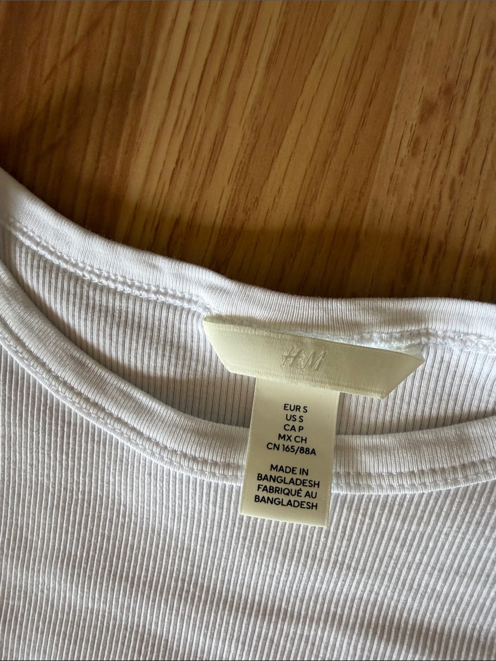 H&M basic white tee - Picture 2 of 2